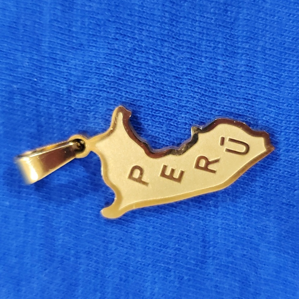 Peruvian map gold pendant